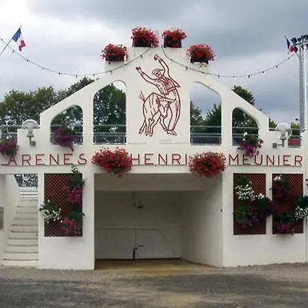 Charmant Studio 25 M² Avec Mezzanine Et Piscine Hébergement de vacances *