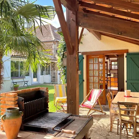 Hébergement de vacances Charmant Studio 25 M² Avec Mezzanine Et Piscine