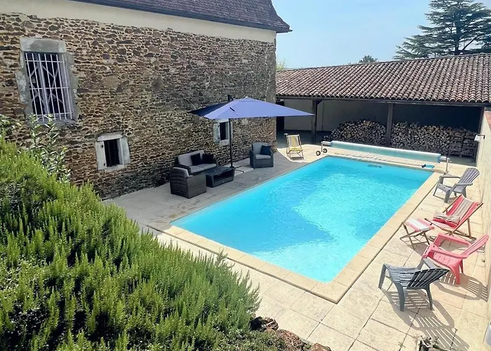 25 M² Avec Mezzanine Et Piscine